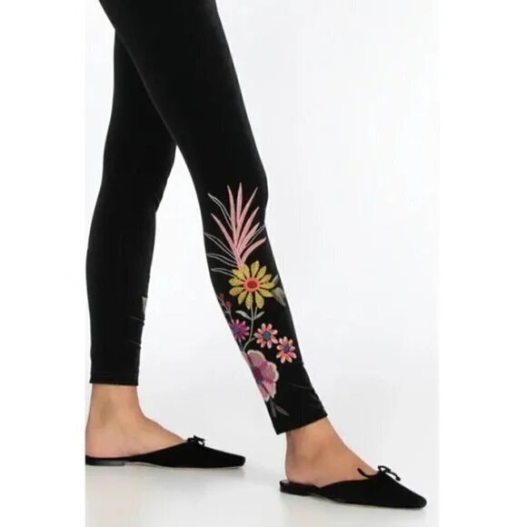 New Johnny Was Tiarei Stretch Velvet Floral Embroidery Black Leggings NWT XXS - Picture 6 of 15